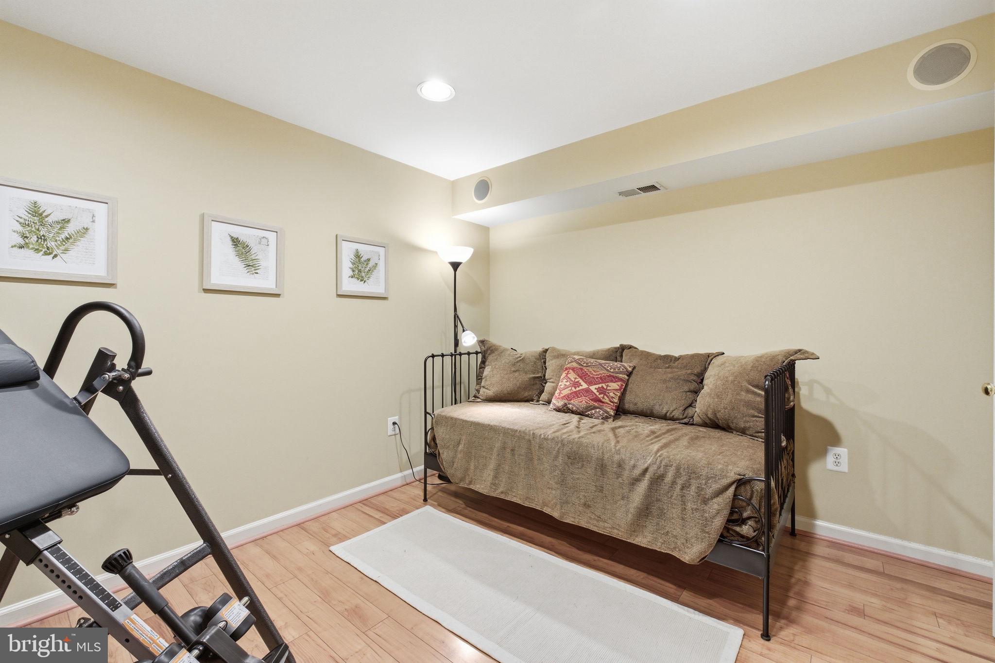 RIDGEGATE WOODS - Residential