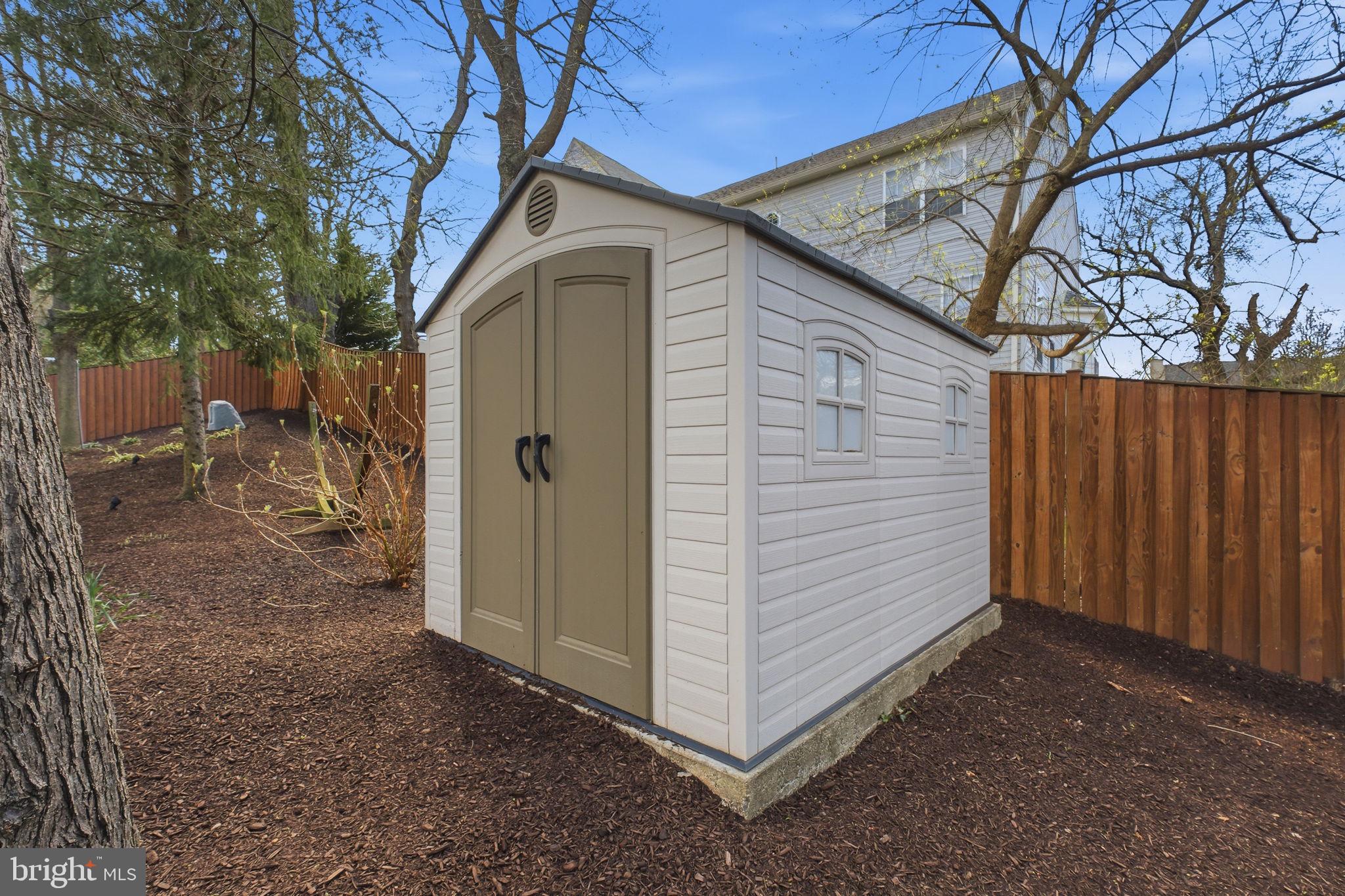 RIDGEGATE WOODS - Residential