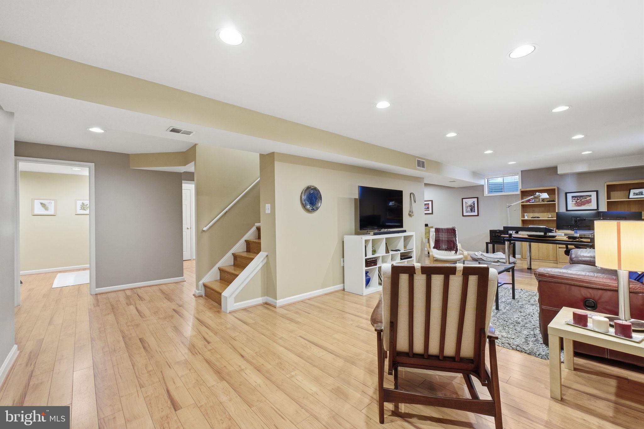 RIDGEGATE WOODS - Residential