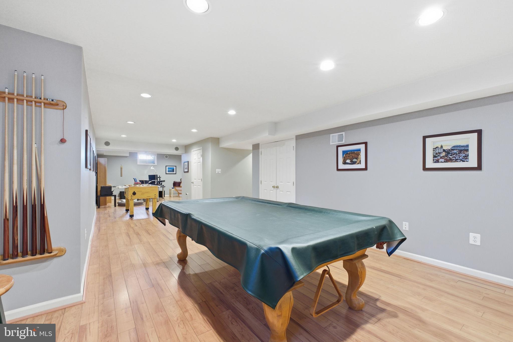 RIDGEGATE WOODS - Residential