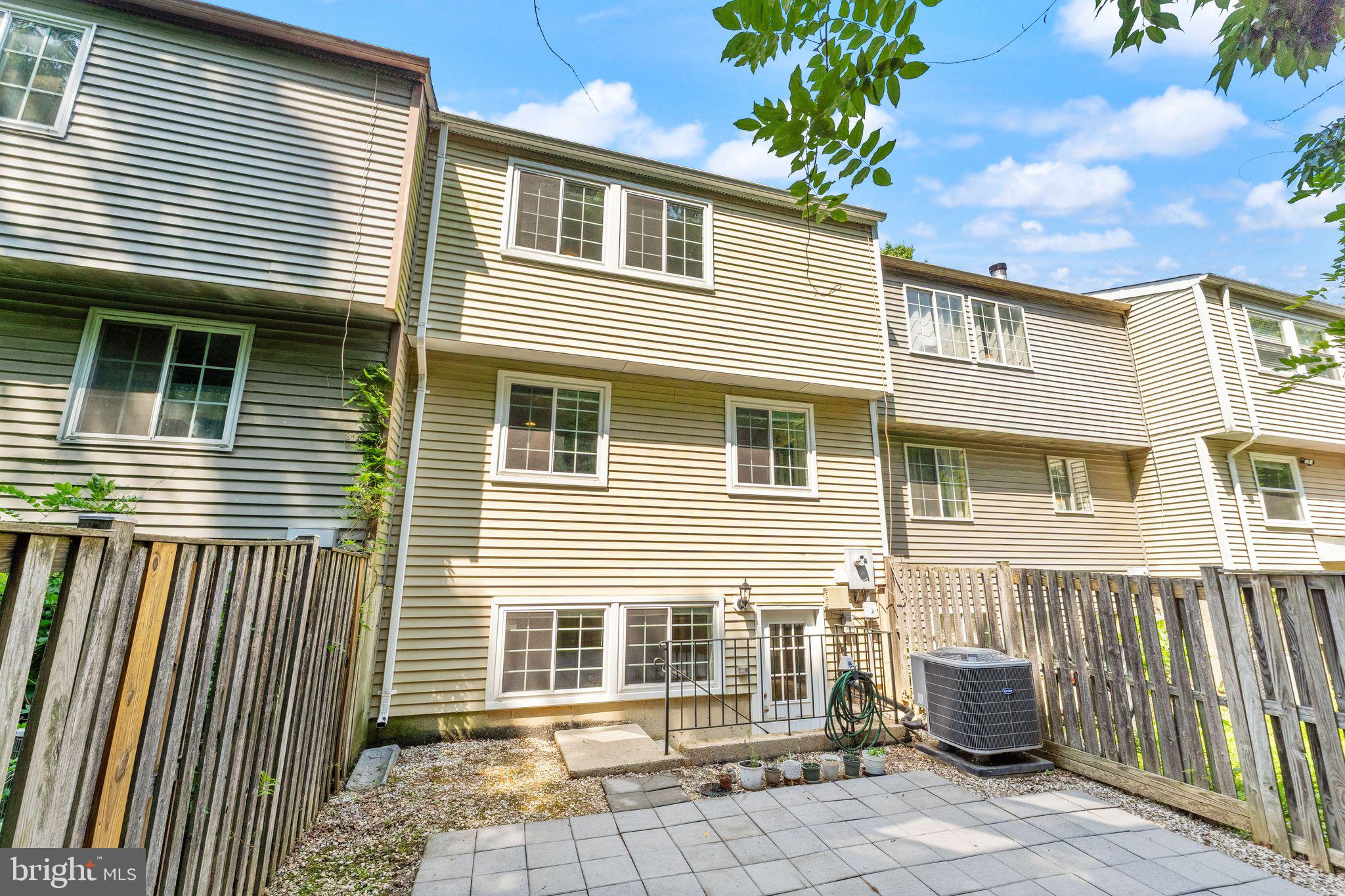 WHITFIELD GREEN - Residential