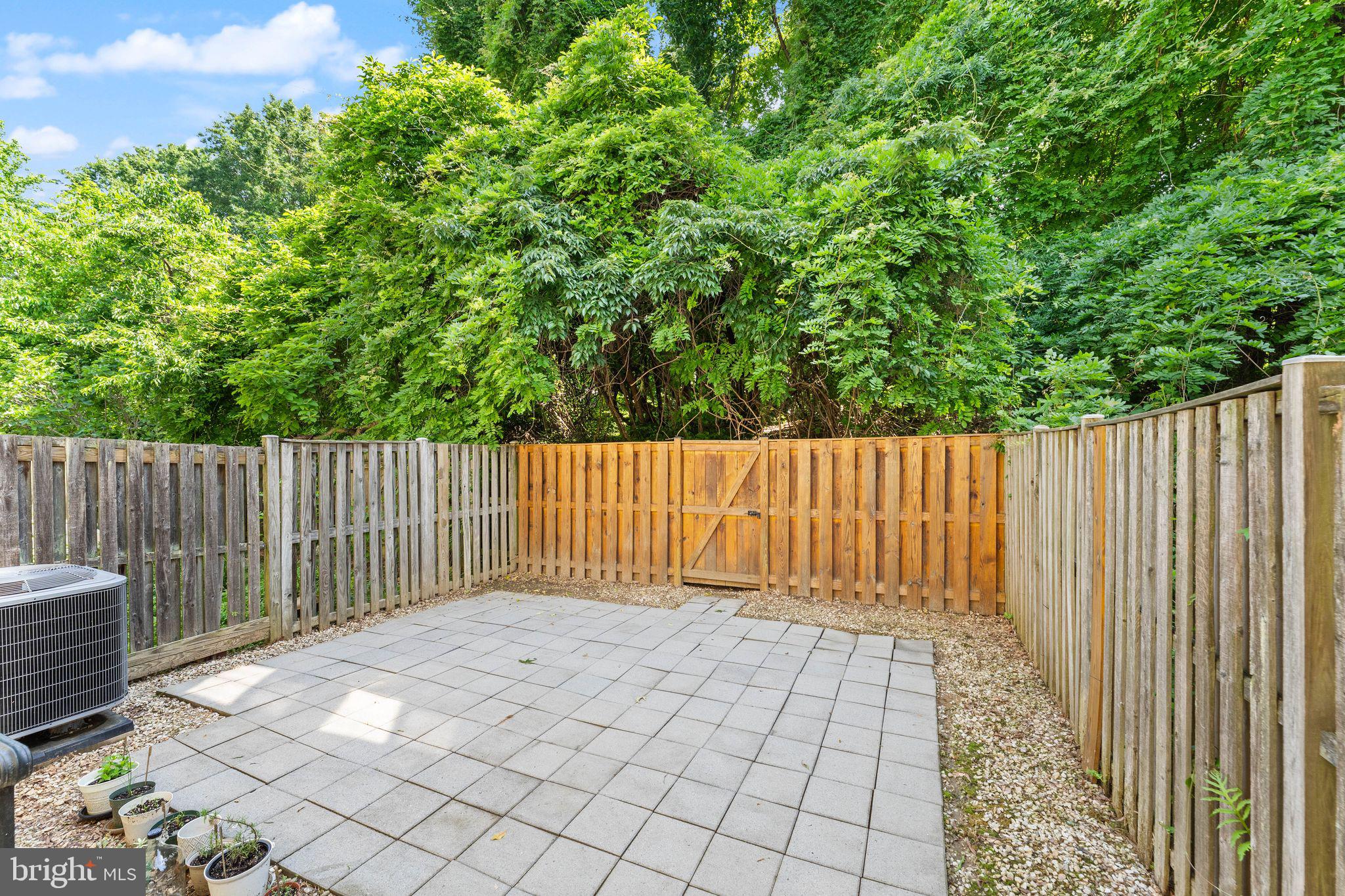 WHITFIELD GREEN - Residential