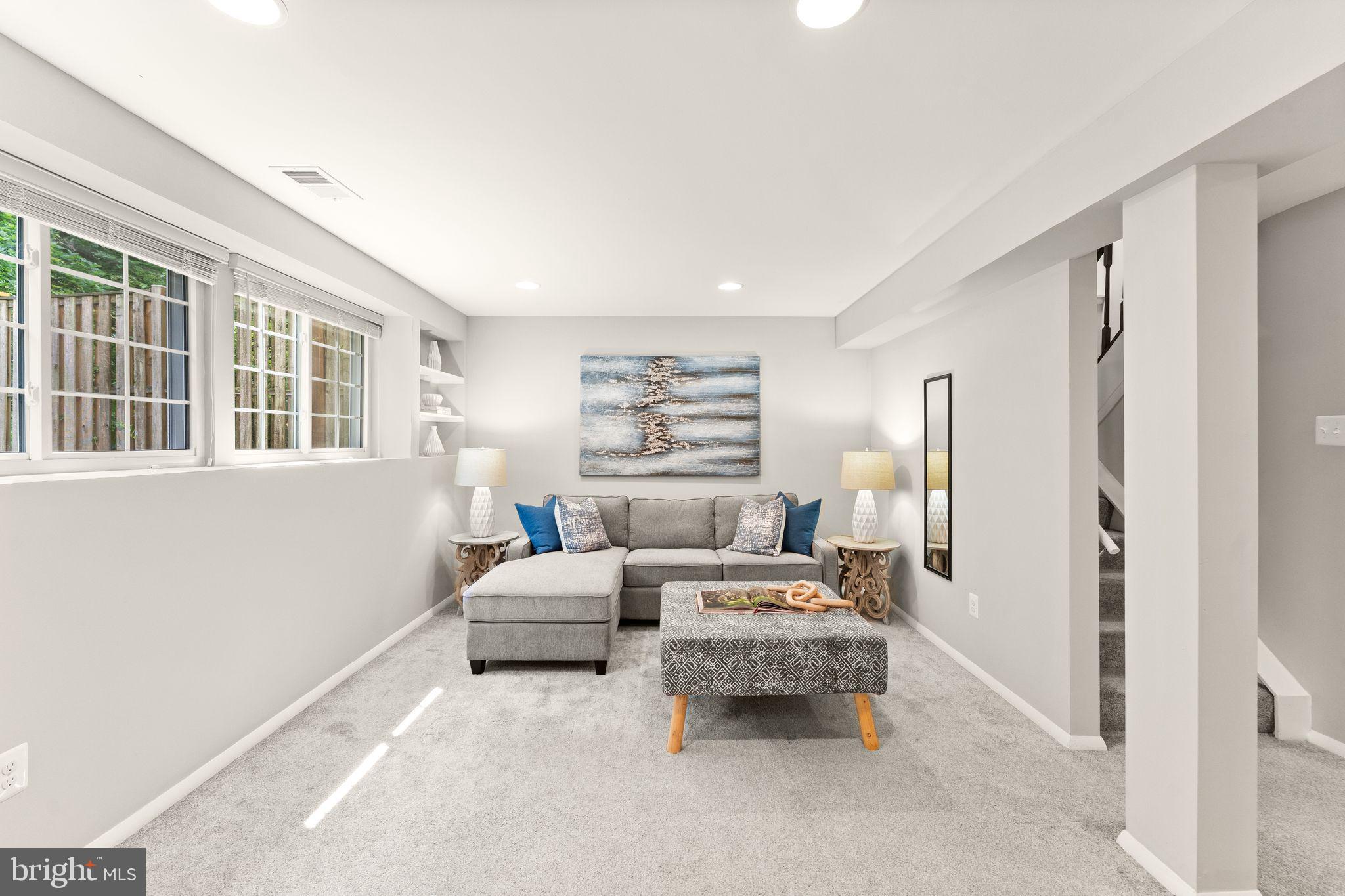 WHITFIELD GREEN - Residential