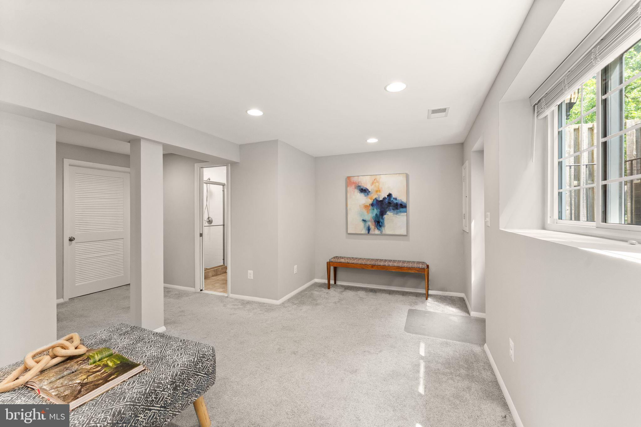 WHITFIELD GREEN - Residential