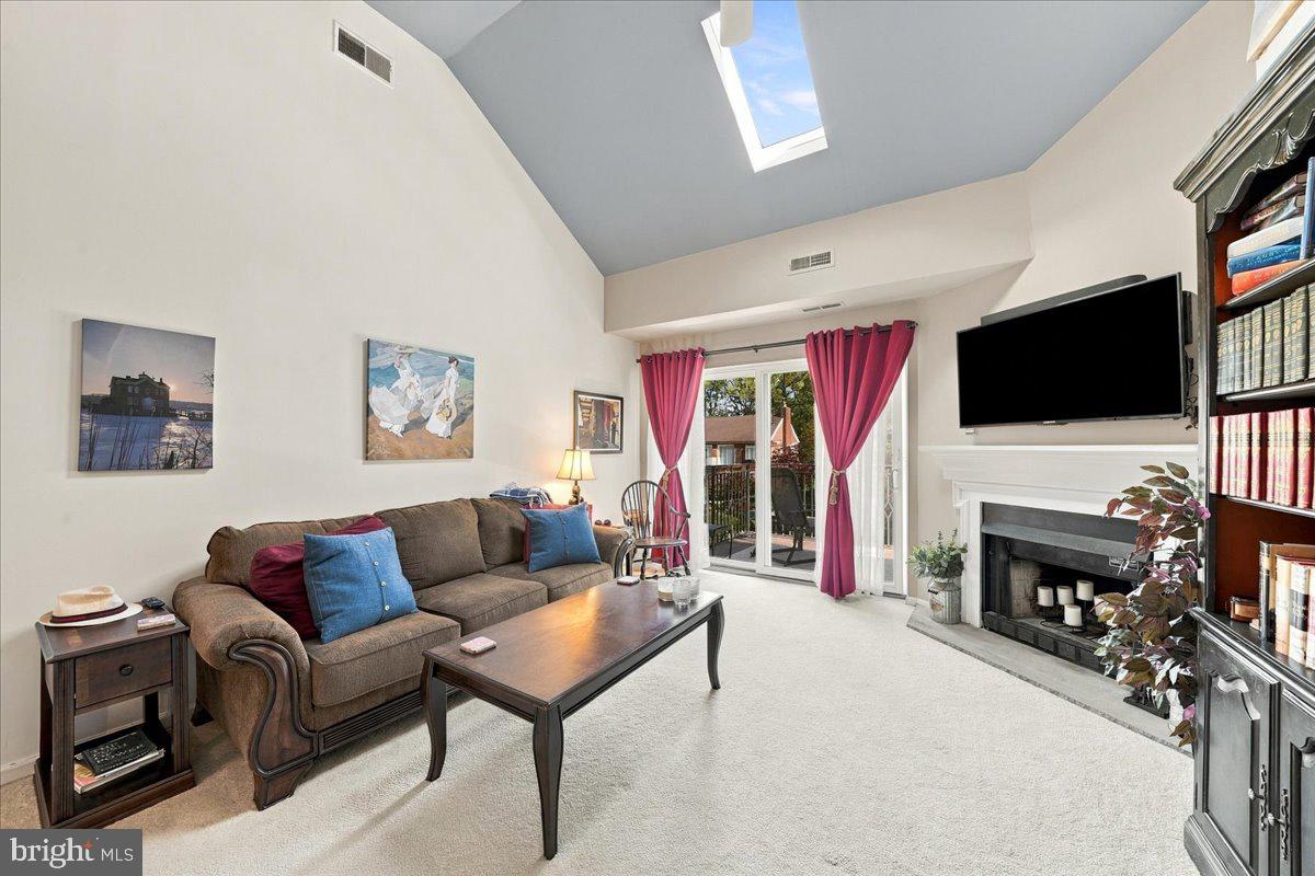 922 W MONTGOMERY AVENUE G-4