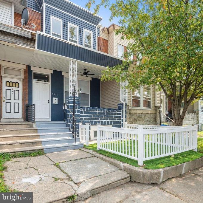 3371 EMERALD STREET