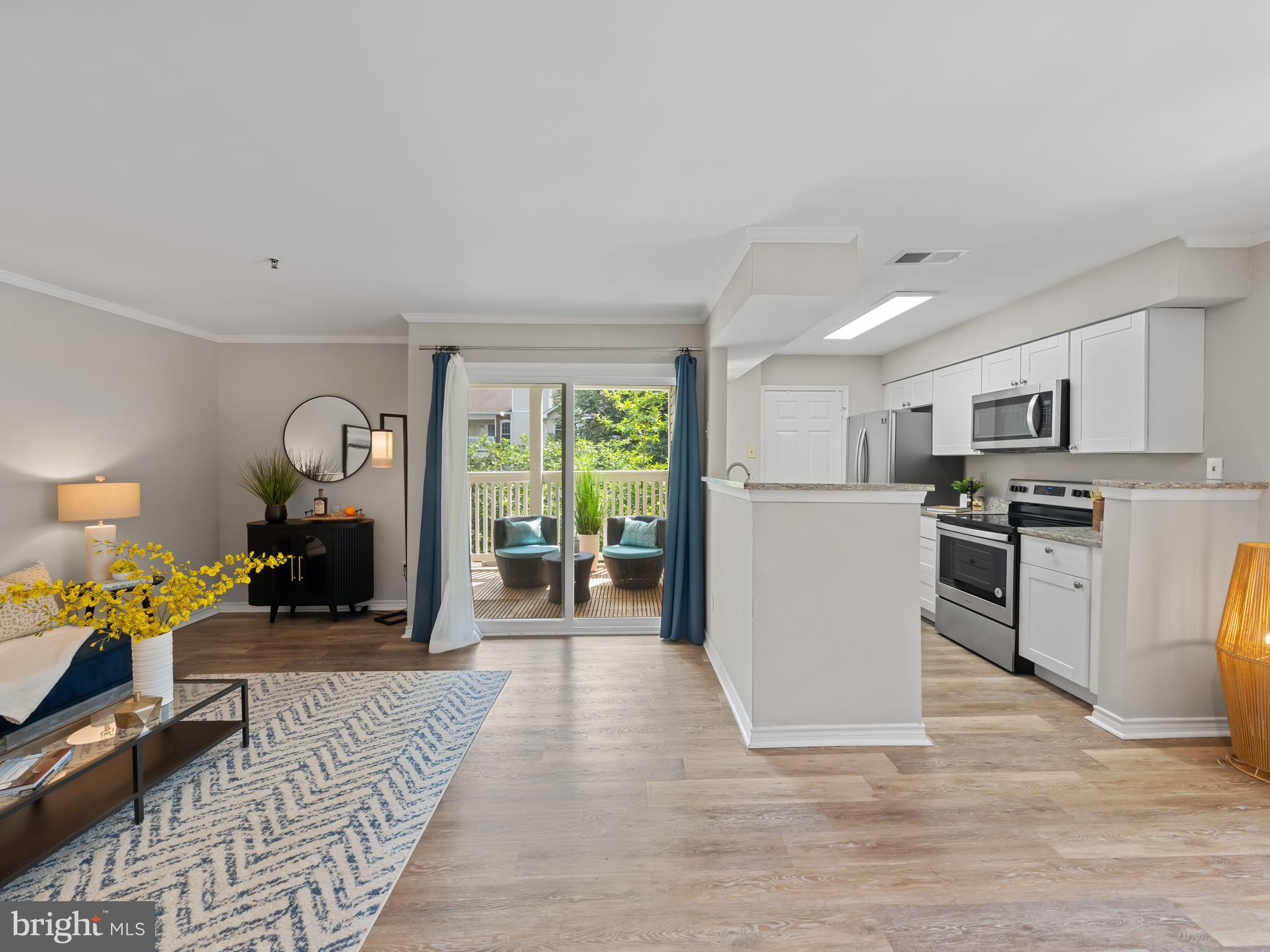 1524 LINCOLN WAY 105