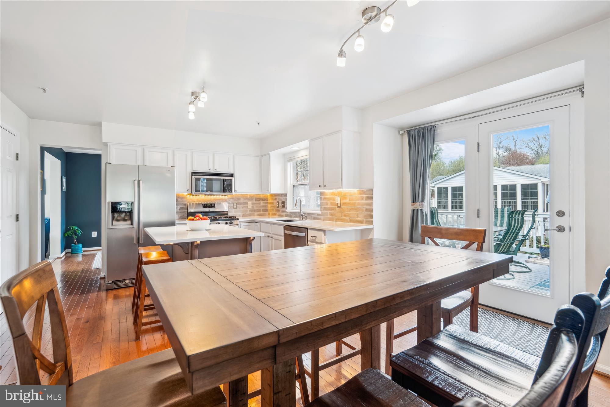 WEST LAUREL ACRES - Residential