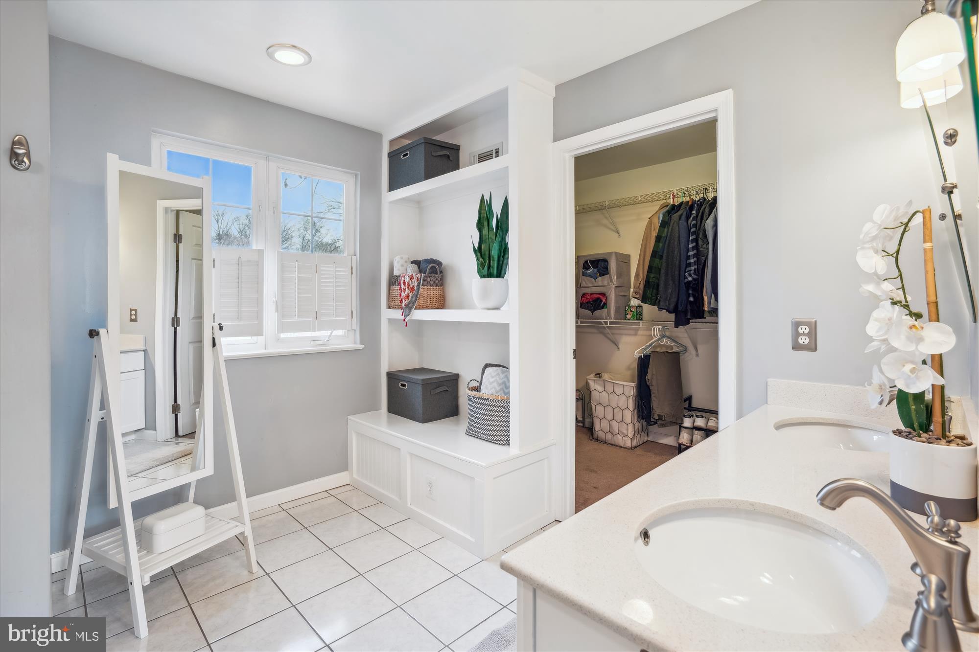 WEST LAUREL ACRES - Residential