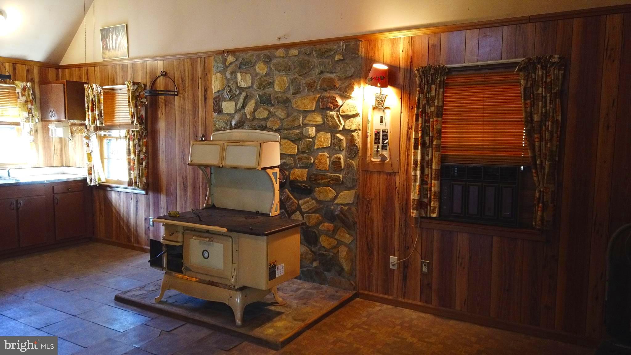 WARDEN LAKE - Residential