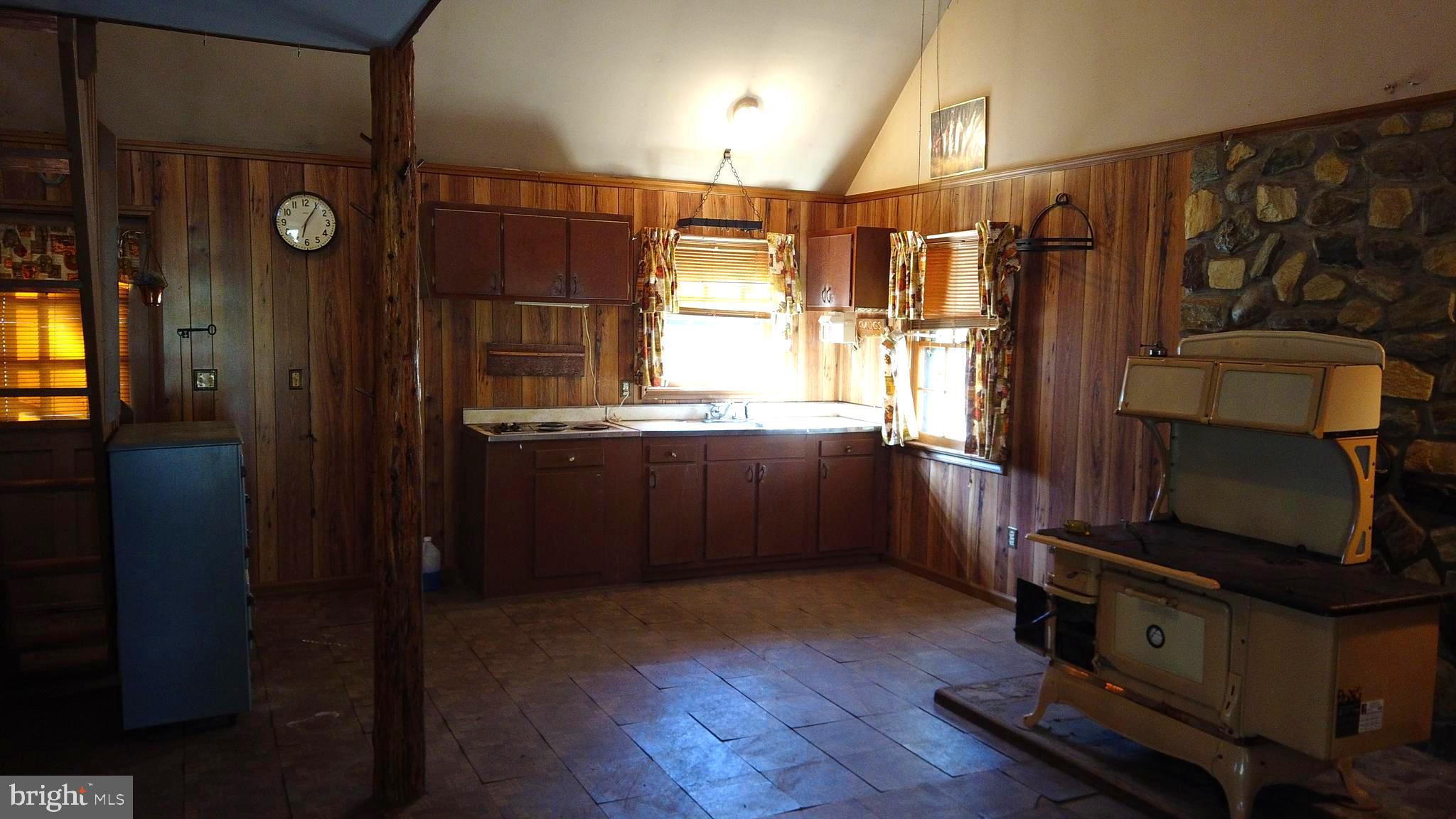 WARDEN LAKE - Residential