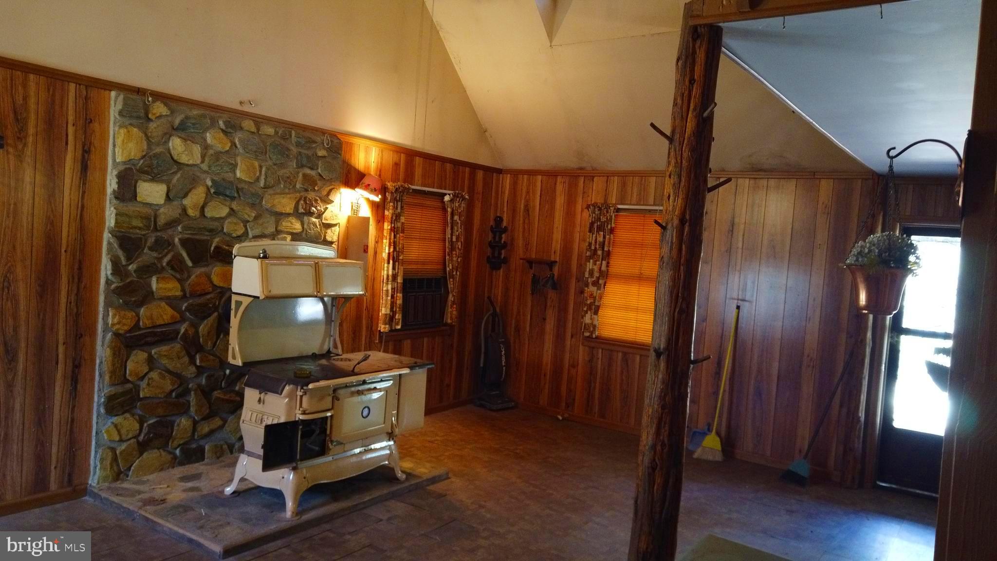 WARDEN LAKE - Residential