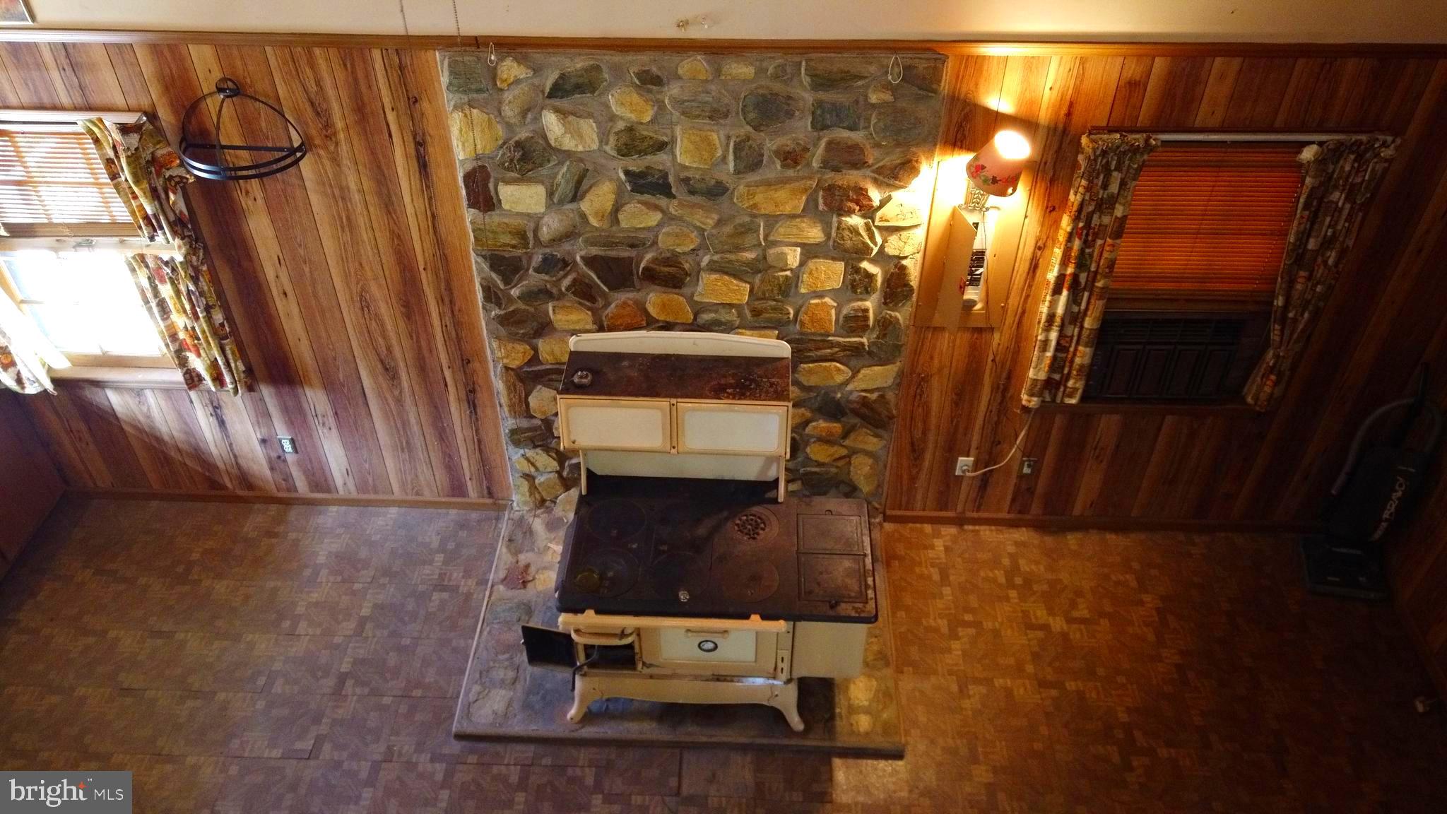 WARDEN LAKE - Residential