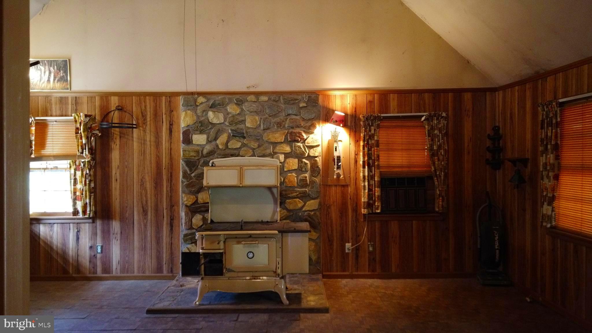 WARDEN LAKE - Residential