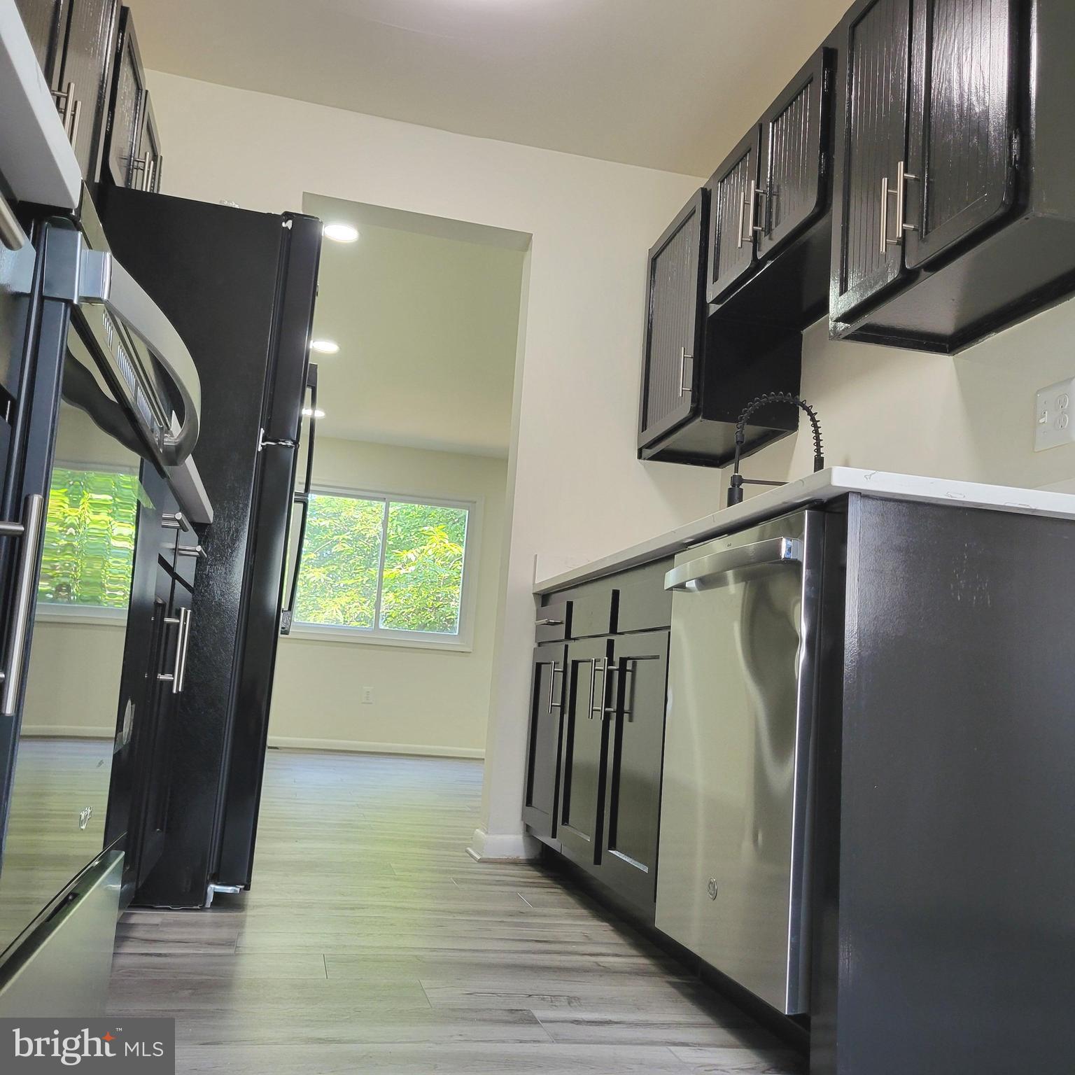 1126 BARNABY TERRACE SE