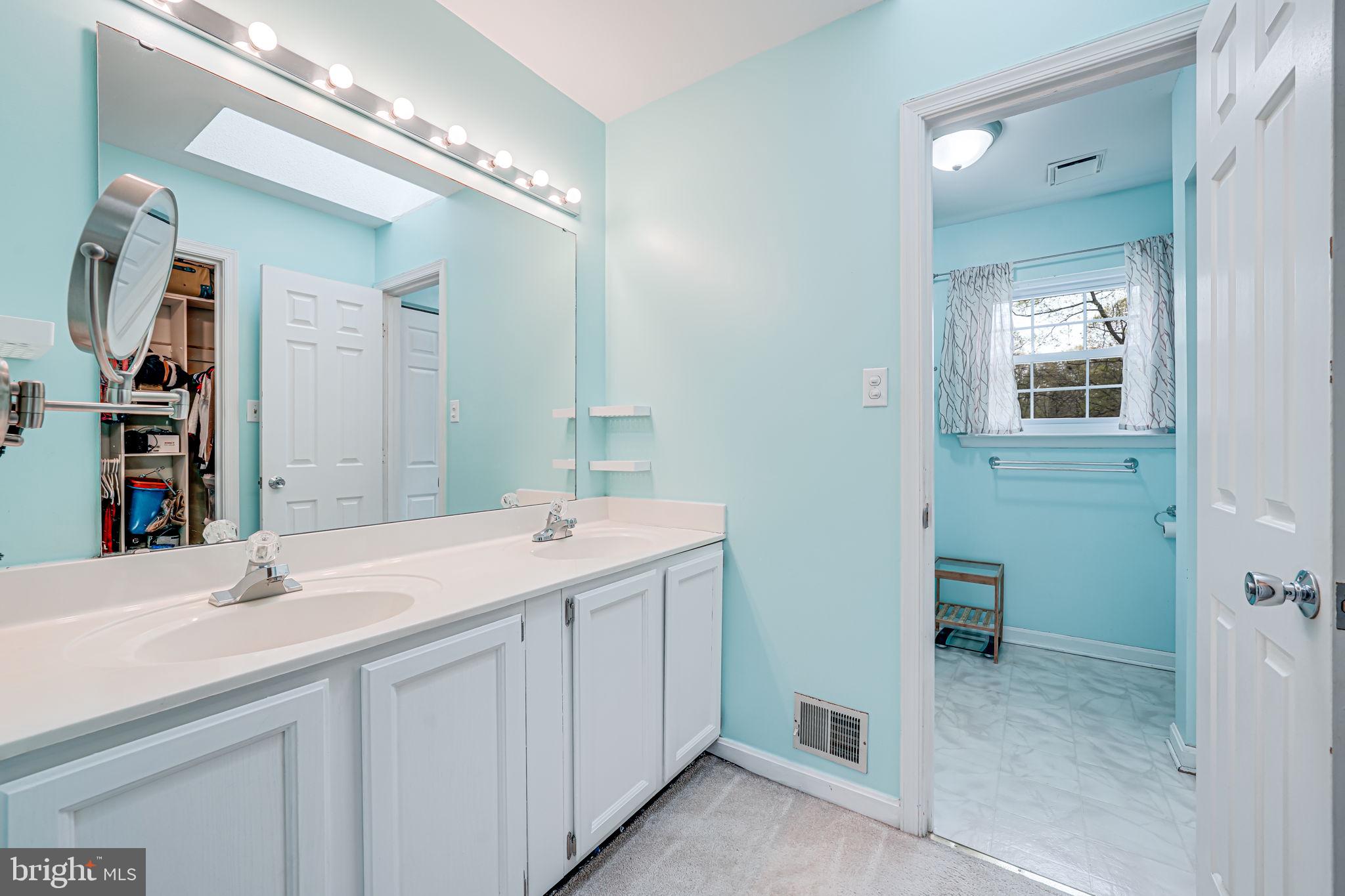 COUNTRY CLUB LAKE - Residential