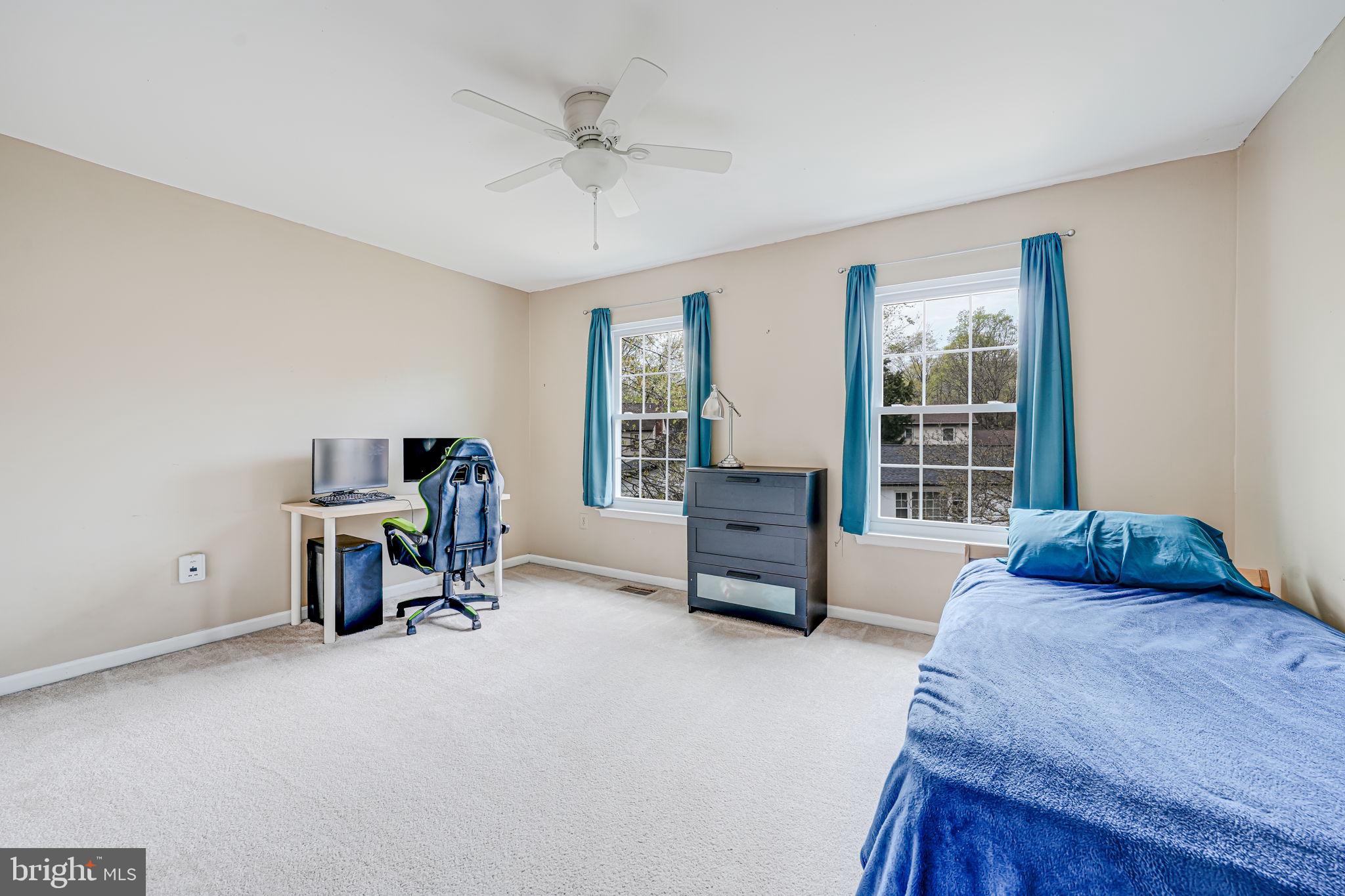 COUNTRY CLUB LAKE - Residential