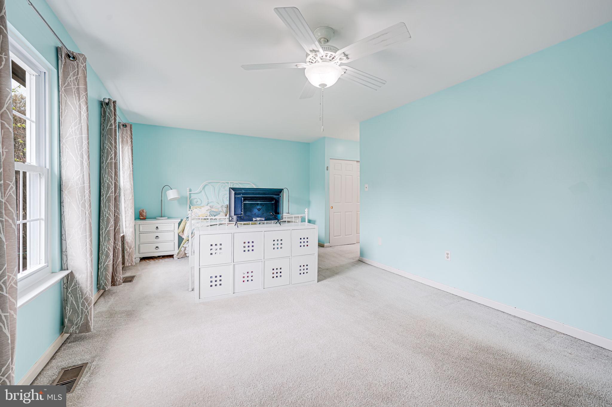 COUNTRY CLUB LAKE - Residential