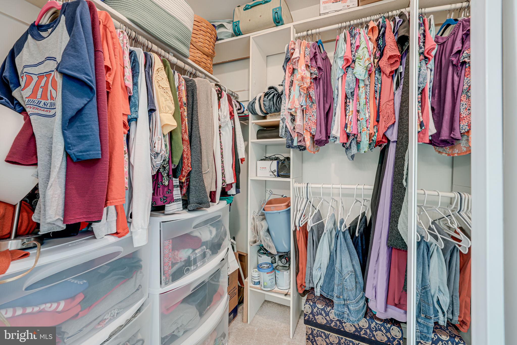 COUNTRY CLUB LAKE - Residential