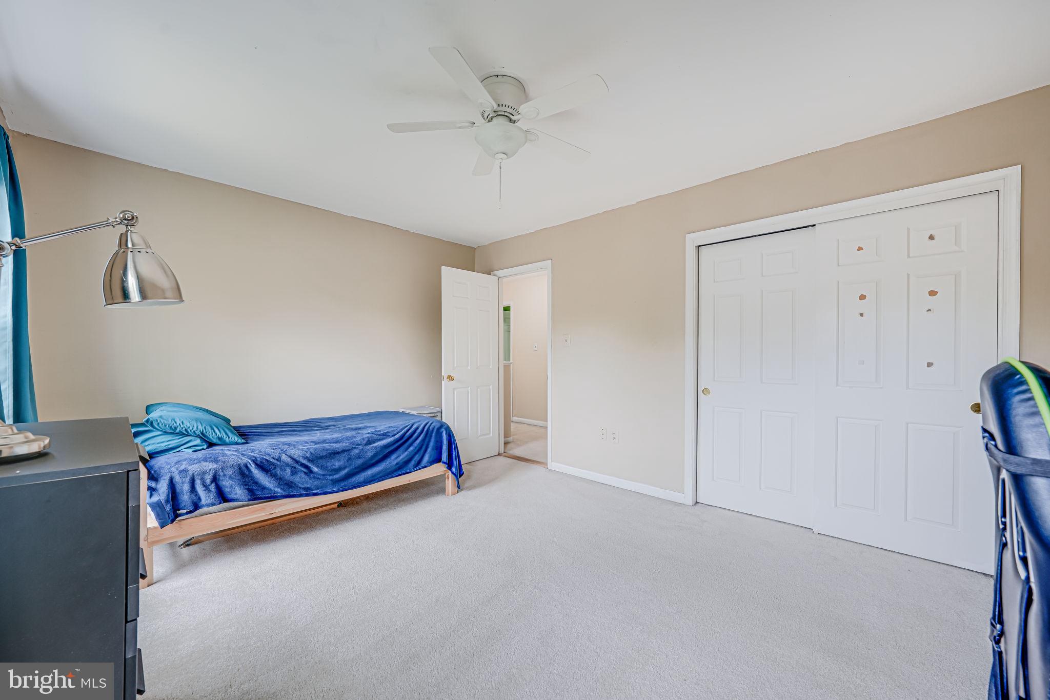 COUNTRY CLUB LAKE - Residential