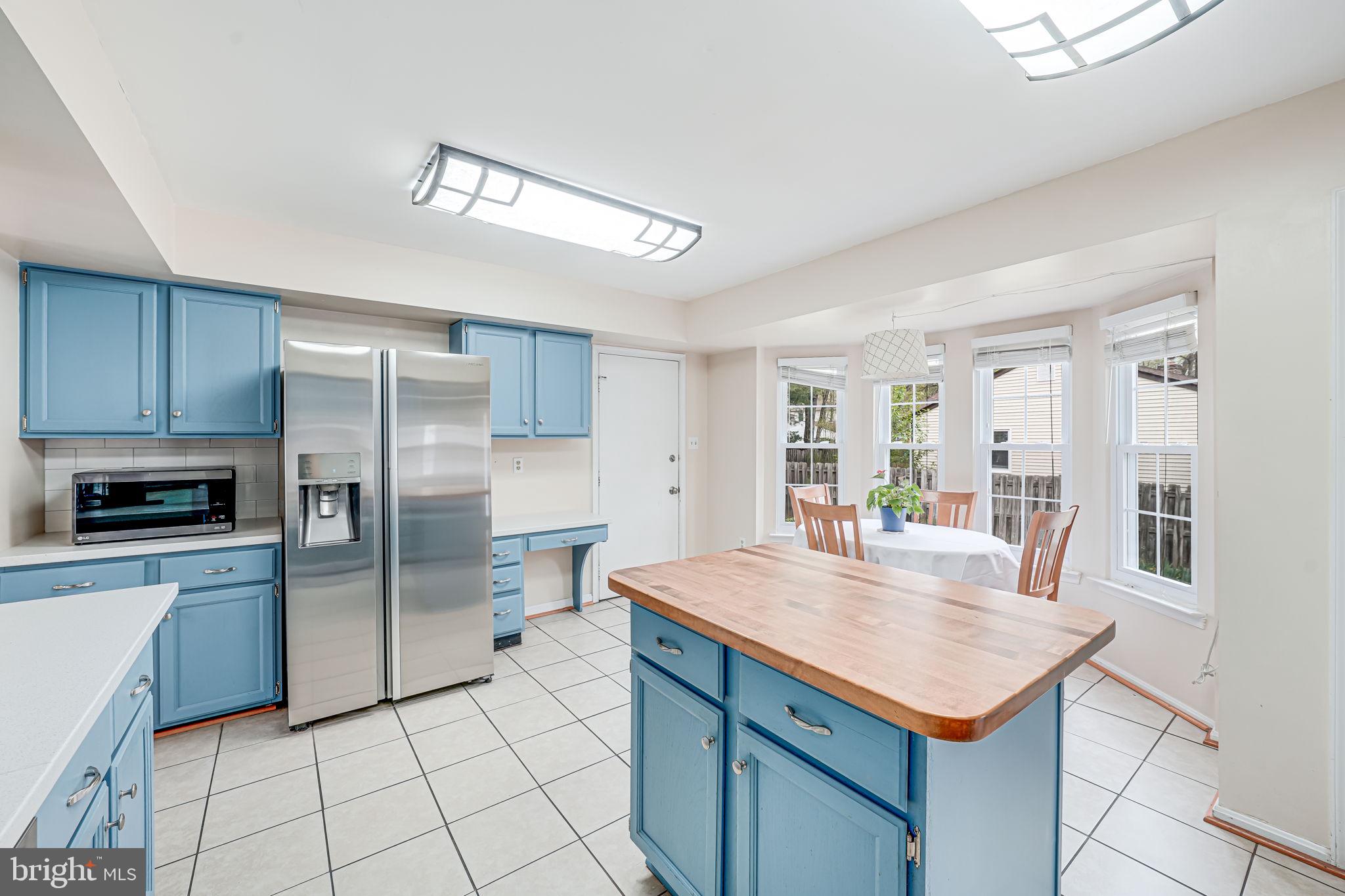 COUNTRY CLUB LAKE - Residential