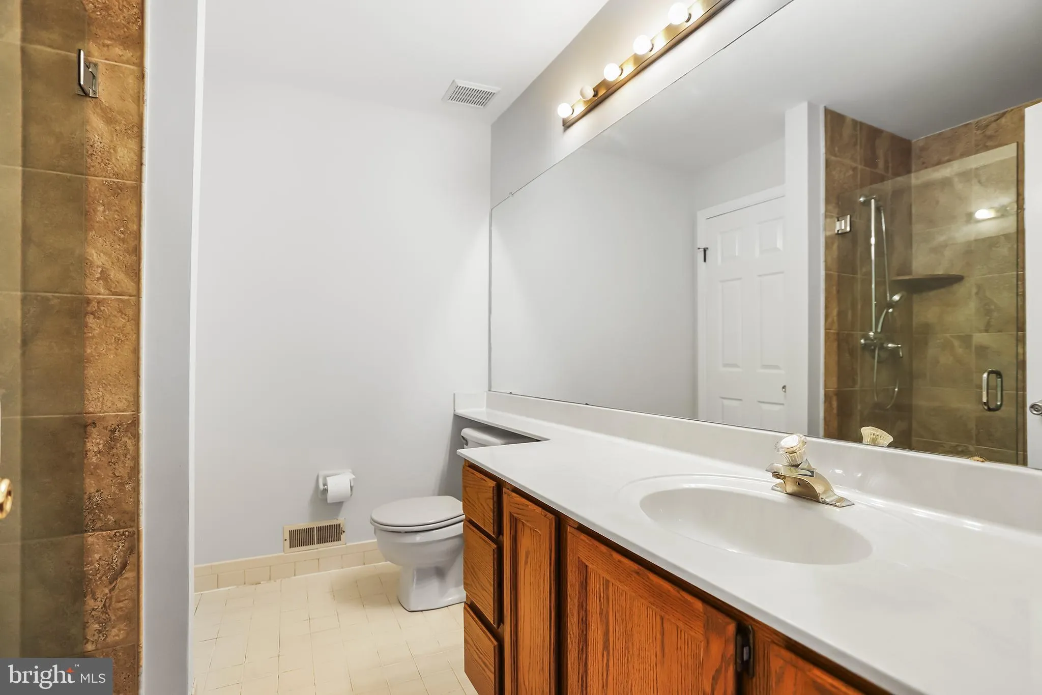 West Chester, Pennsylvania 19382, United States, 2 Bedrooms Bedrooms, ,2 BathroomsBathrooms,Residential,Active,212435