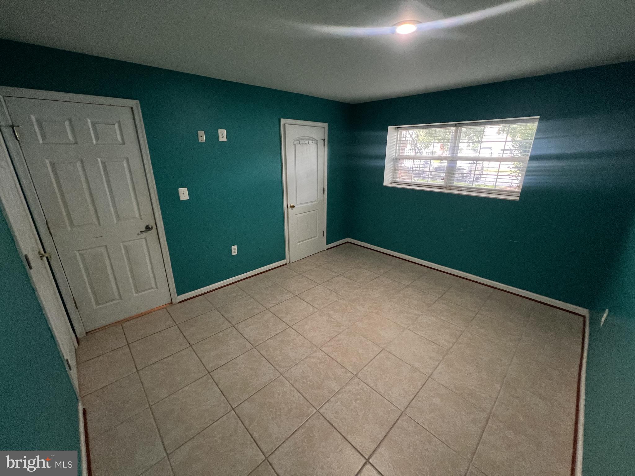 SHEFFIELD MANOR - Residential Lease