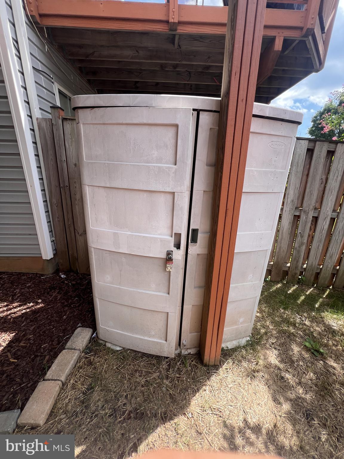 SHEFFIELD MANOR - Residential Lease