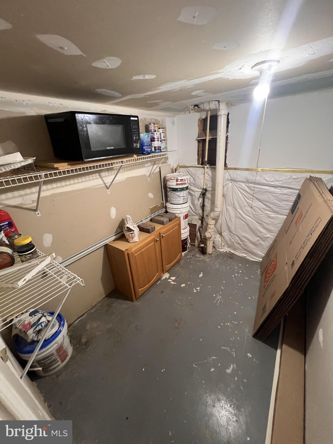 SHEFFIELD MANOR - Residential Lease