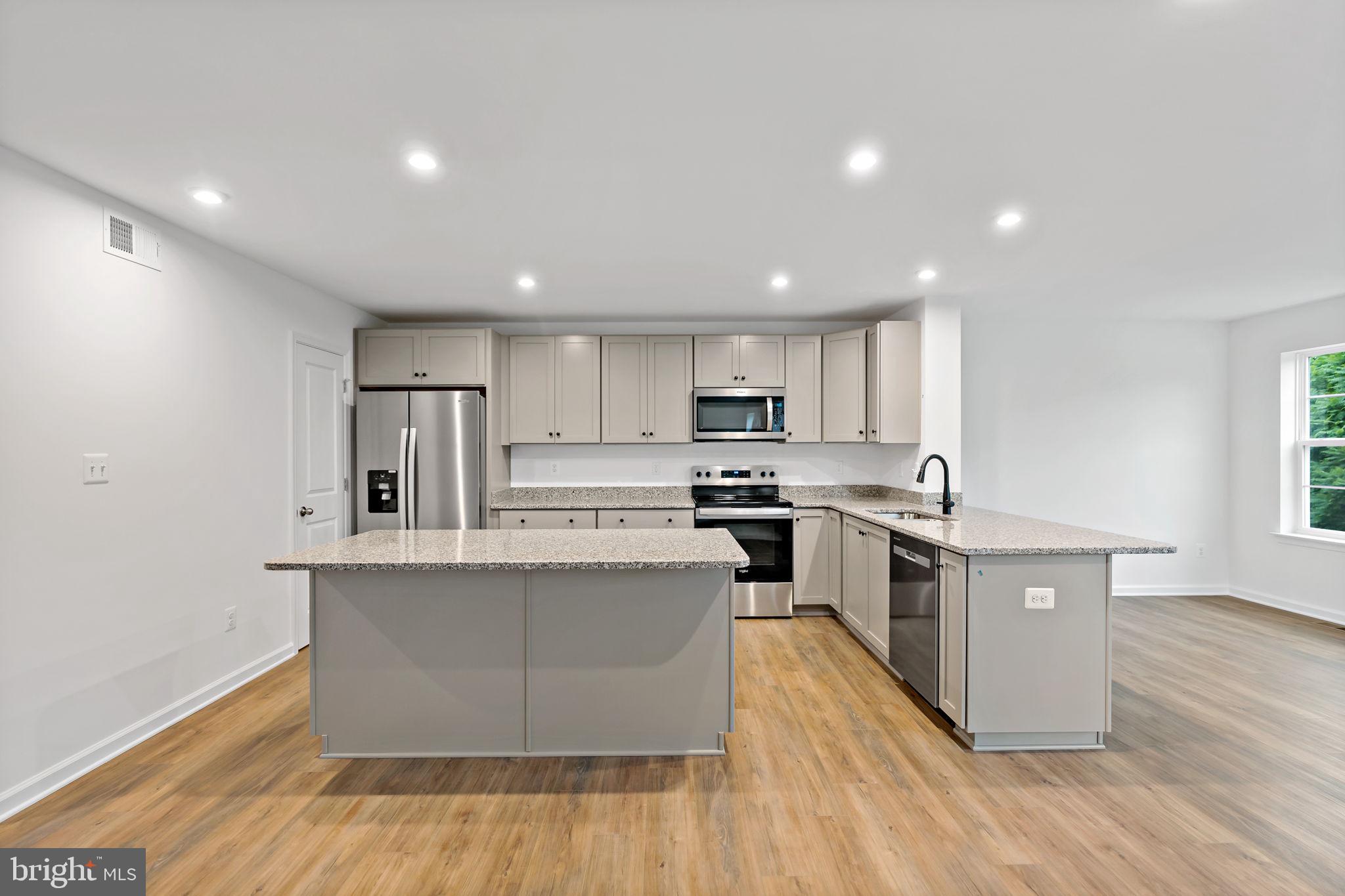 SOUTH BROOK - Residential