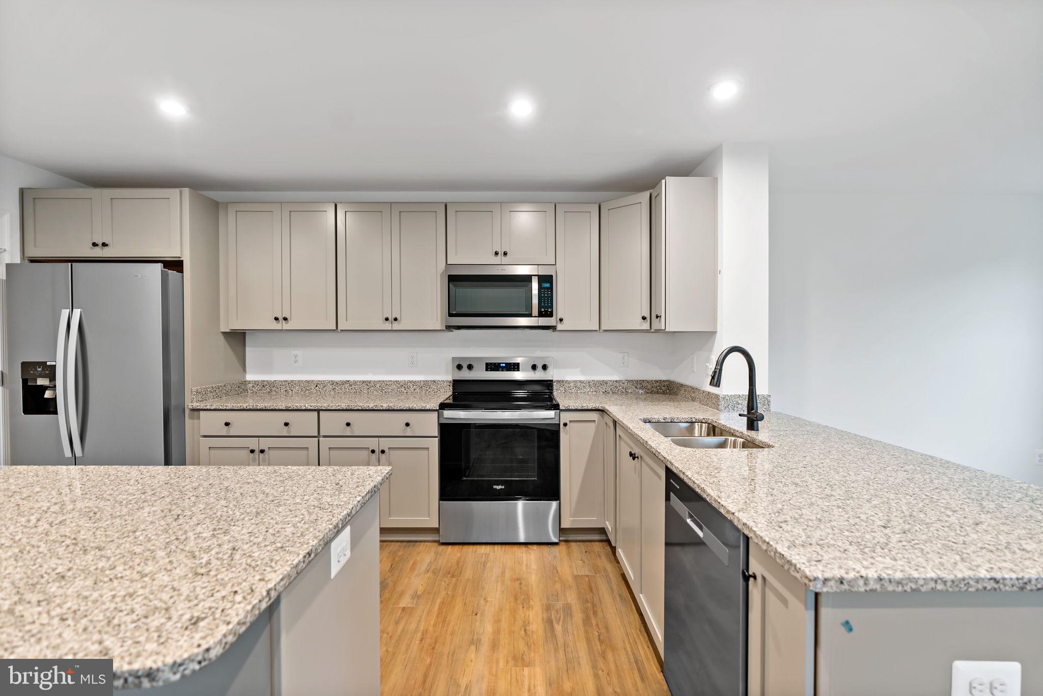 SOUTH BROOK - Residential