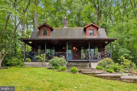 Photo of 3080 Kutztown Road, EAST GREENVILLE, PA 18041 (MLS # PAMC2185310)