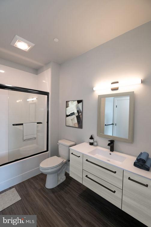 PHOENIX COMMUNITIES - Residential Lease