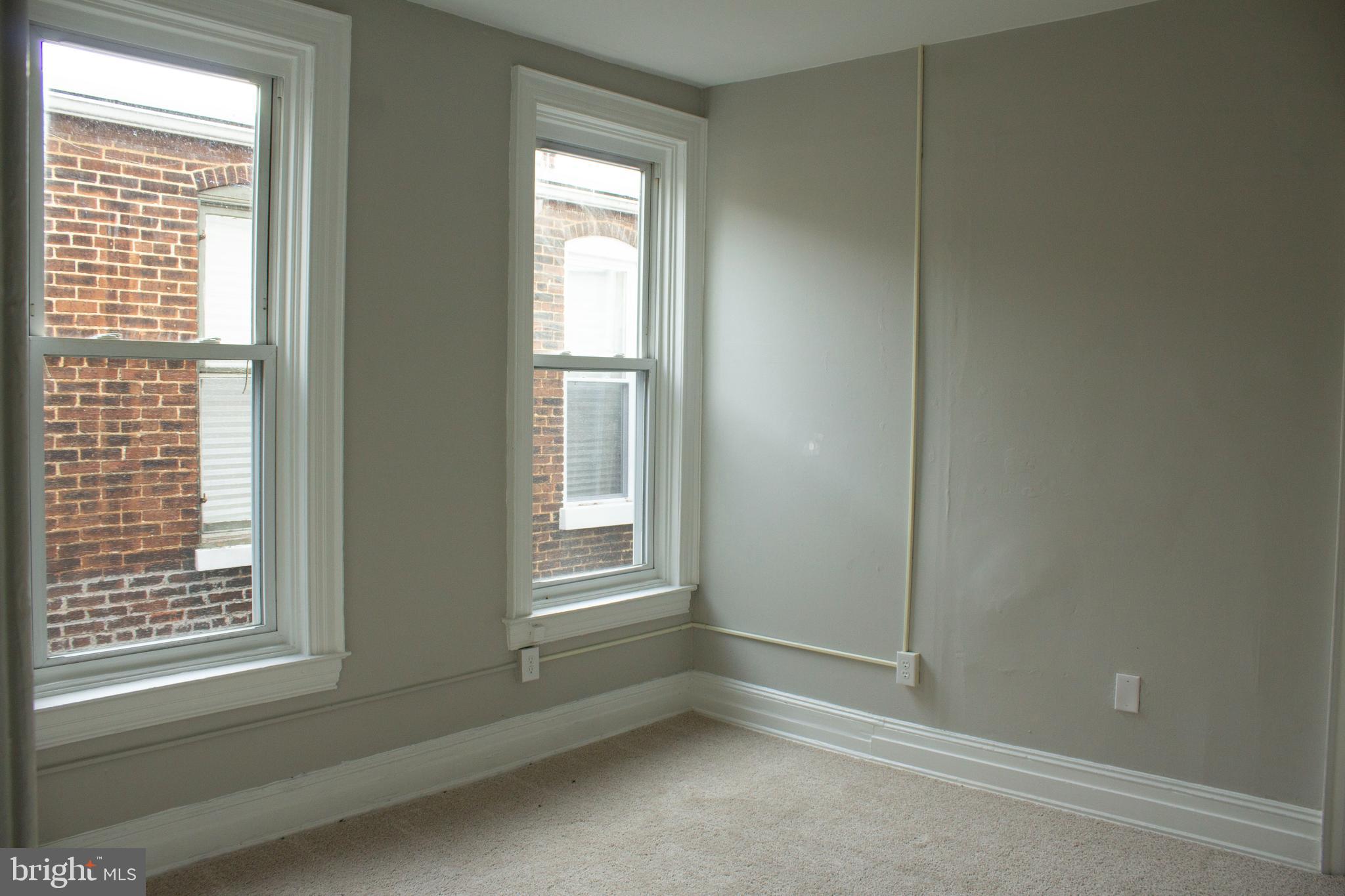 106 S PERSHING AVENUE
