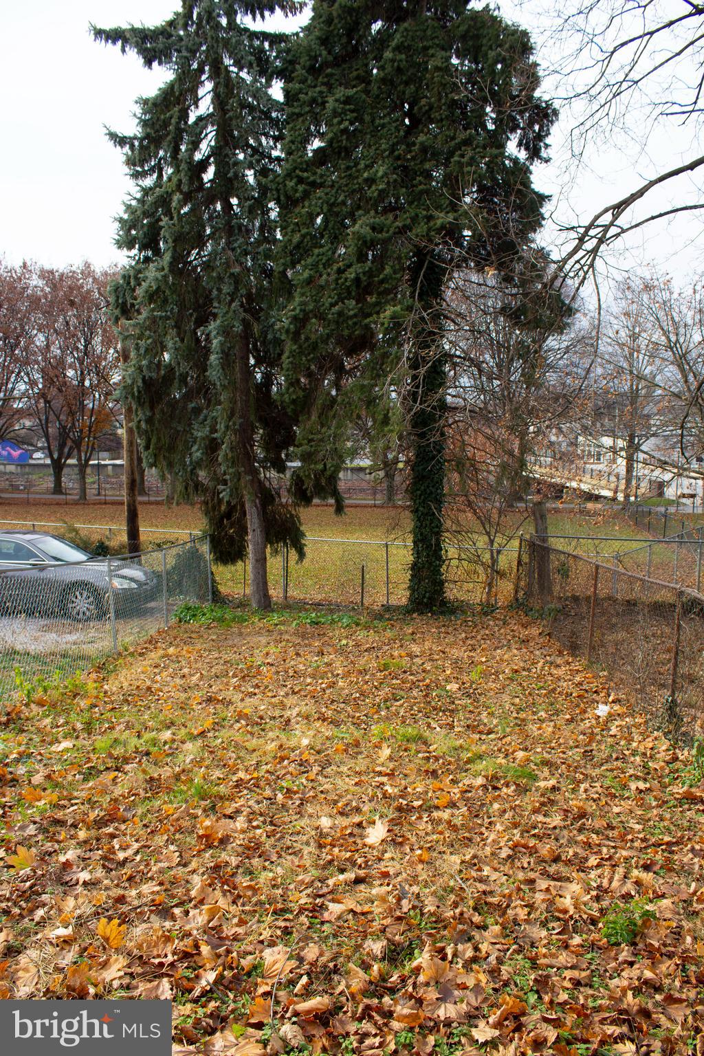 106 S PERSHING AVENUE