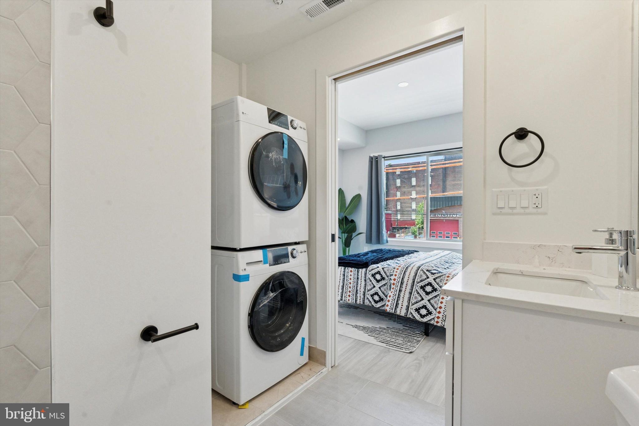 OLDE KENSINGTON - Residential Lease