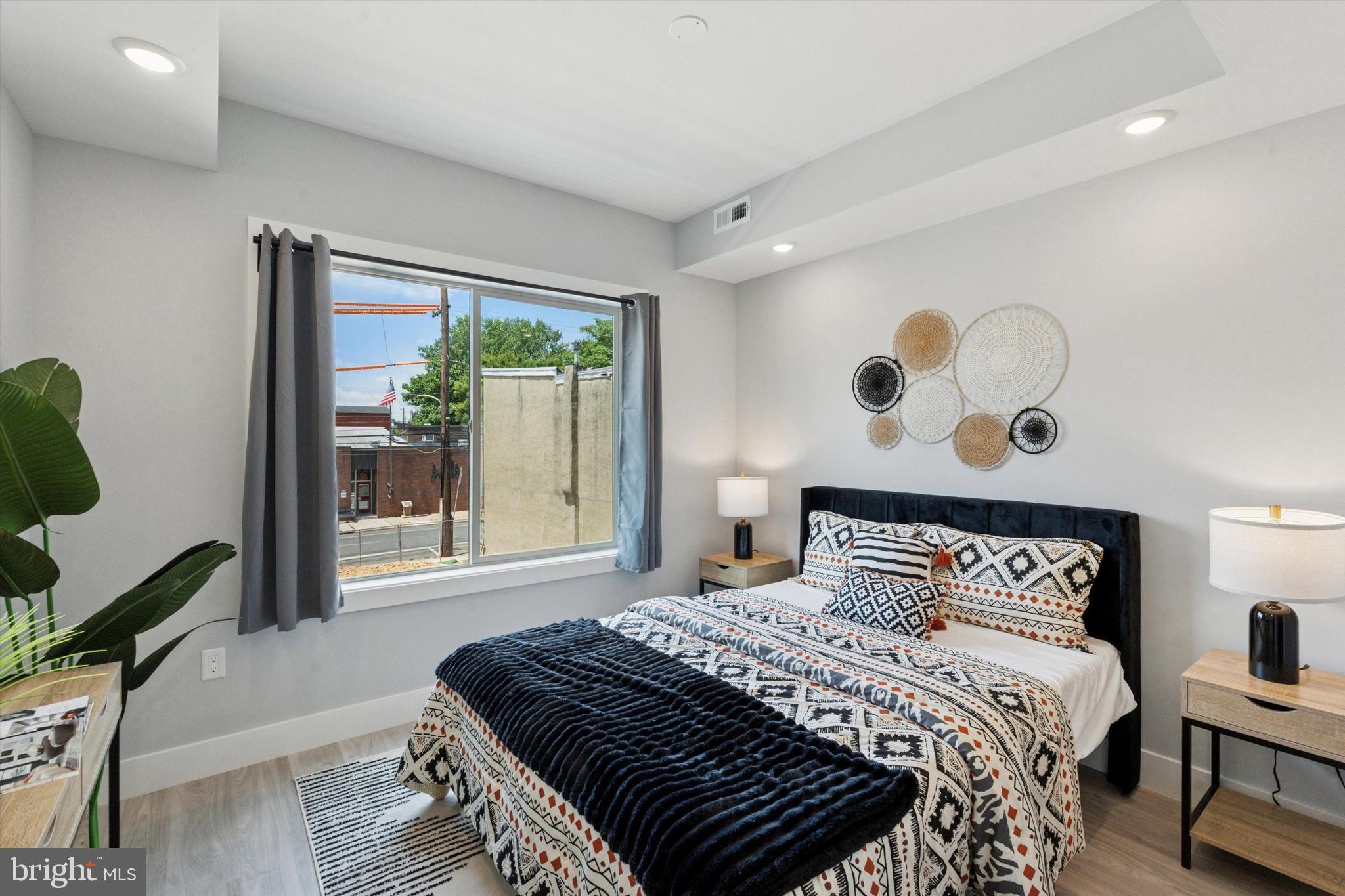 OLDE KENSINGTON - Residential Lease