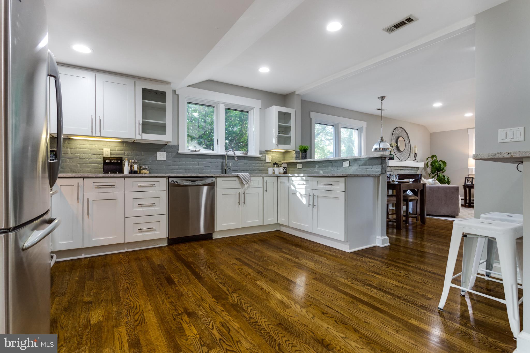 VIRGINIA TERRACE - Residential