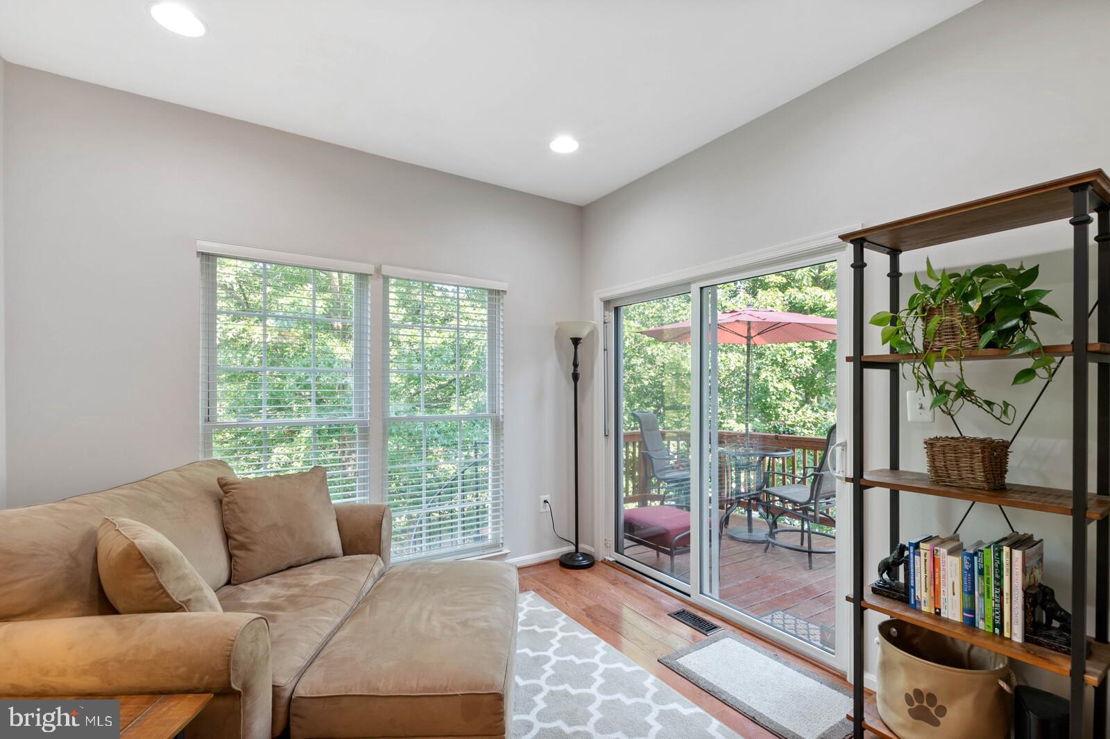 FAIRFAX CENTER LANDBAY - Residential