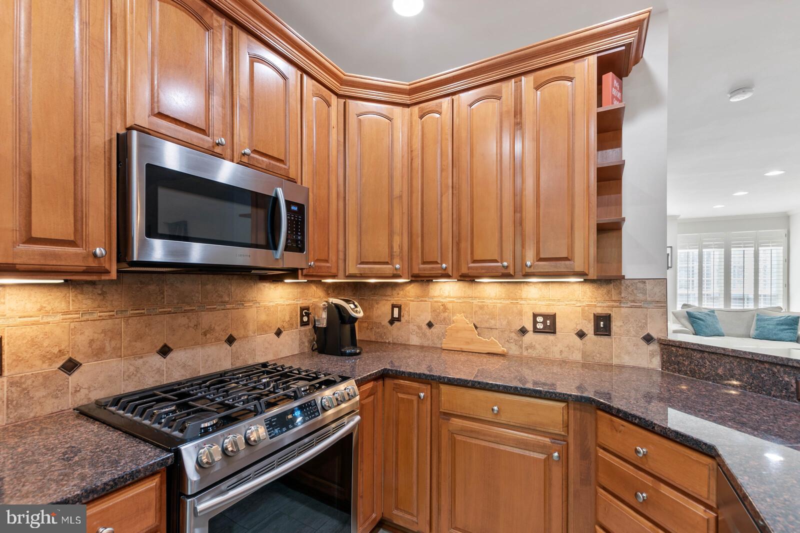 FAIRFAX CENTER LANDBAY - Residential