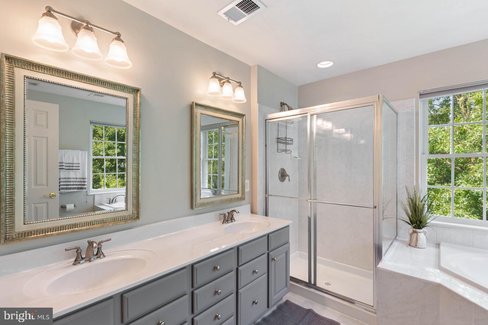 FAIRFAX CENTER LANDBAY - Residential