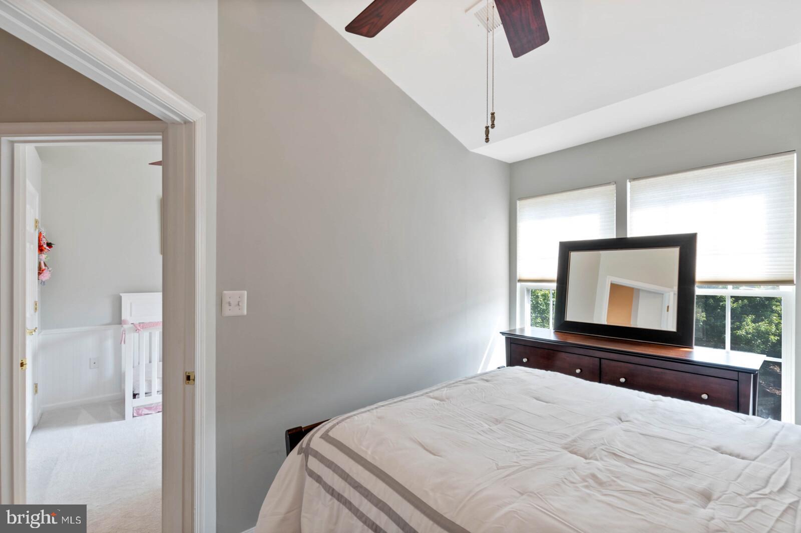 FAIRFAX CENTER LANDBAY - Residential