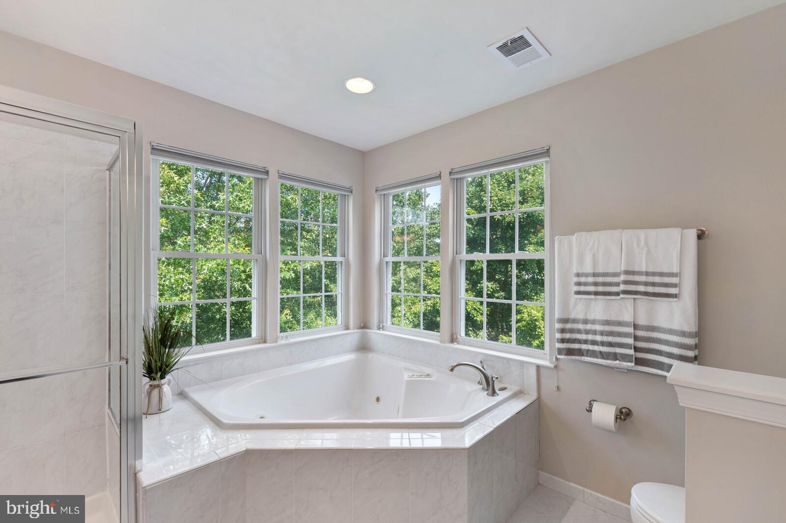 FAIRFAX CENTER LANDBAY - Residential