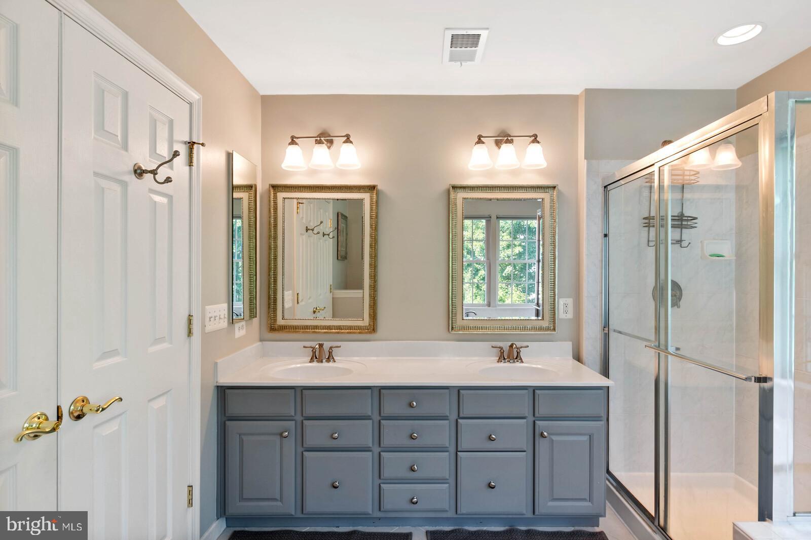 FAIRFAX CENTER LANDBAY - Residential