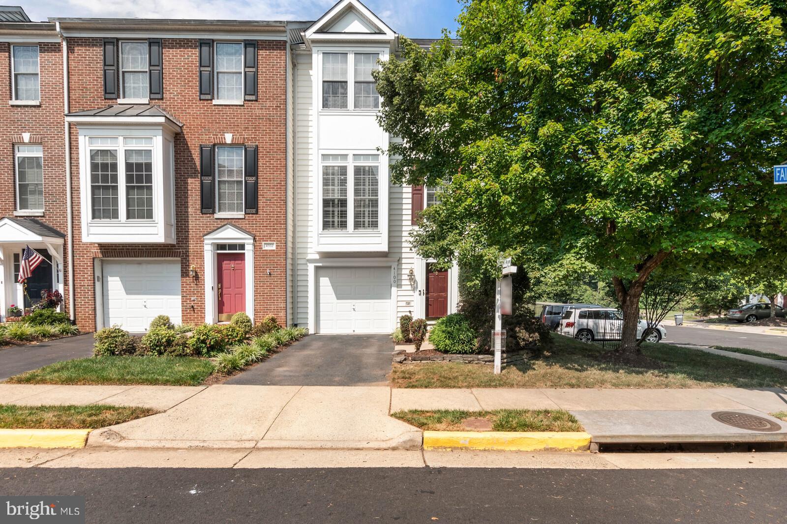 FAIRFAX CENTER LANDBAY - Residential