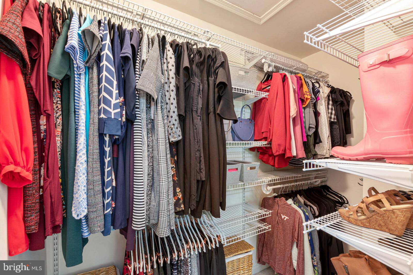 FAIRFAX CENTER LANDBAY - Residential