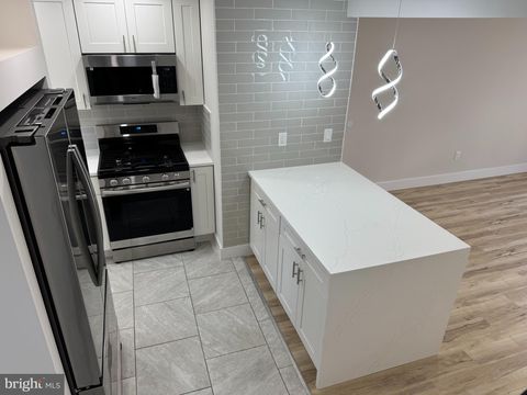 Townhouse For Sale - 402 La Cascata Tnhs<br/> CLEMENTON, NJ 08021