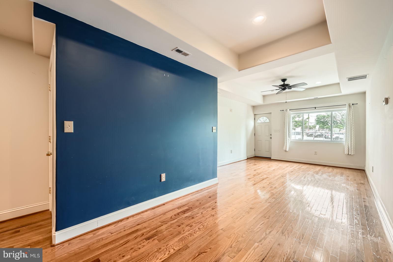 429 W 24TH STREET