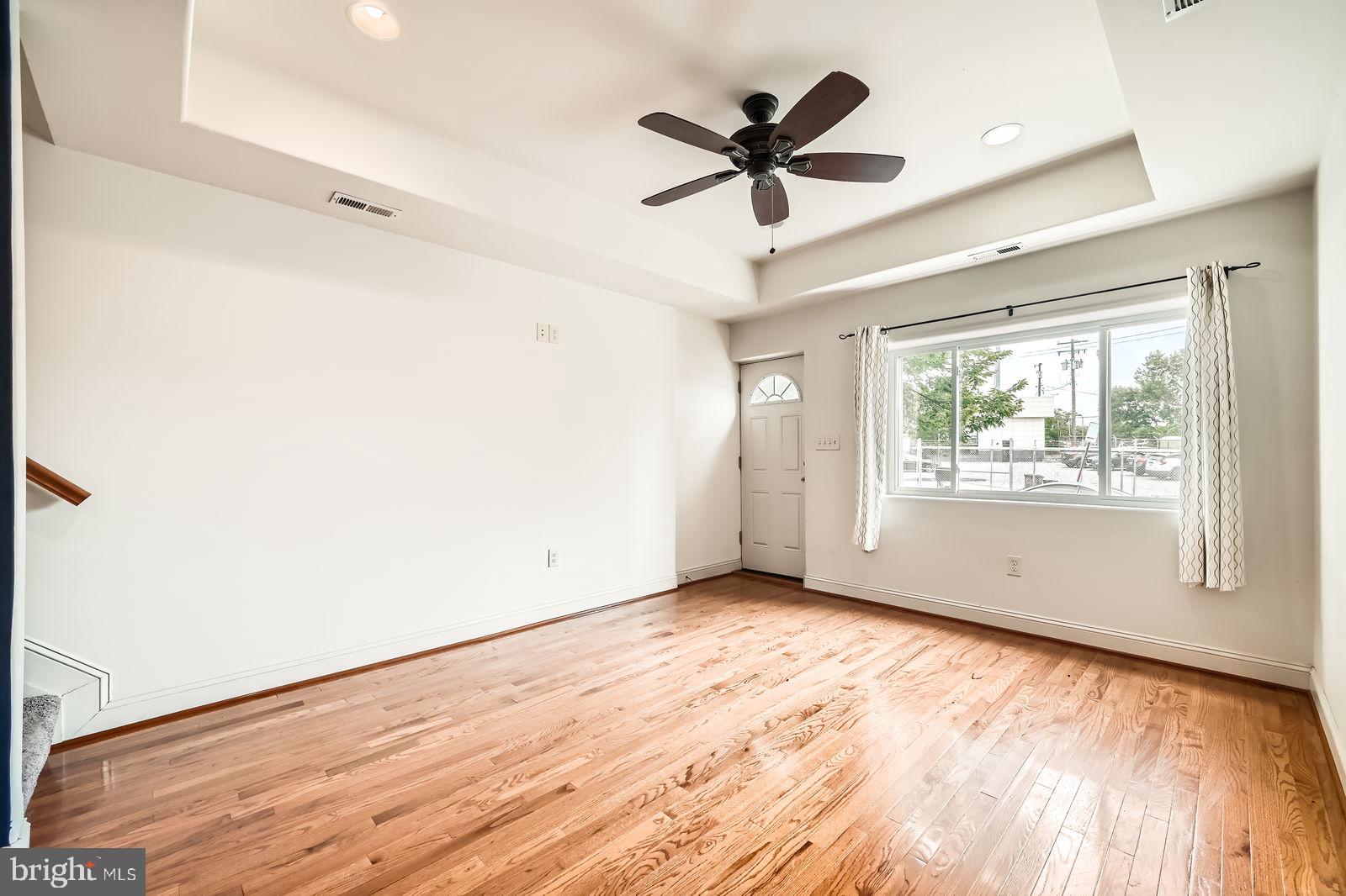 429 W 24TH STREET