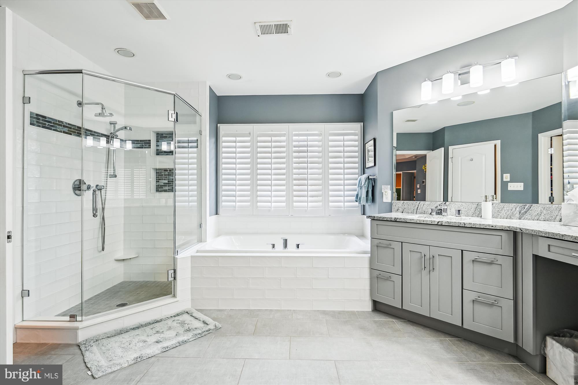 RIVER CREEK - Residential